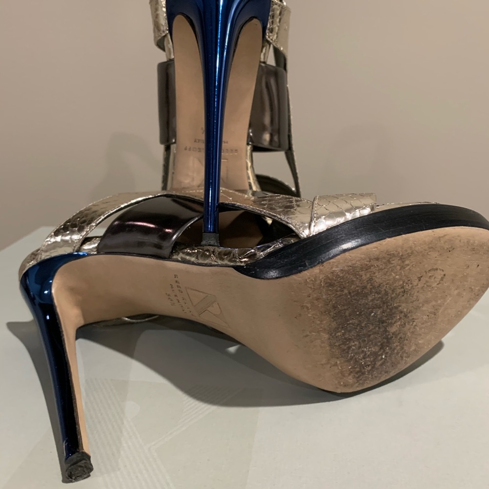 Shoes - Picture 4 of 6